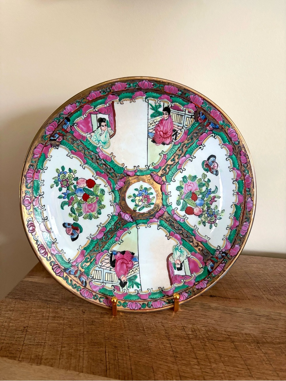 Hand painted Rose Medallion Antique Plate